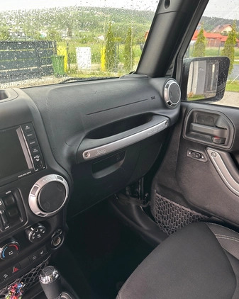 Jeep Wrangler cena 129900 przebieg: 82000, rok produkcji 2015 z Drzewica małe 742